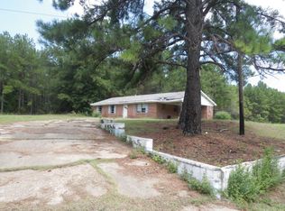 40 Cutchin Dr, Seale, AL 36875