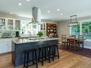 27 Hanlon Rd, Holliston, MA 01746