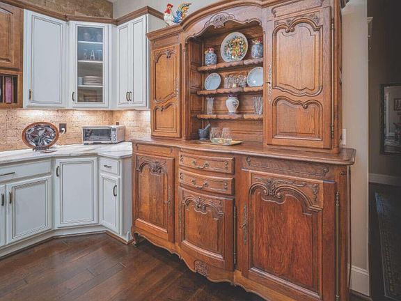 4th image of 4743 Leigh Ln