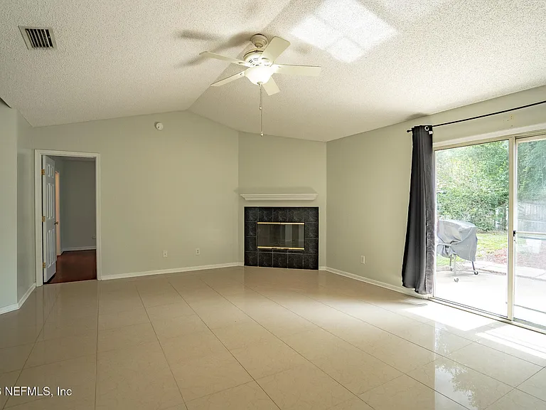 2441 University Blvd S — Photo 15