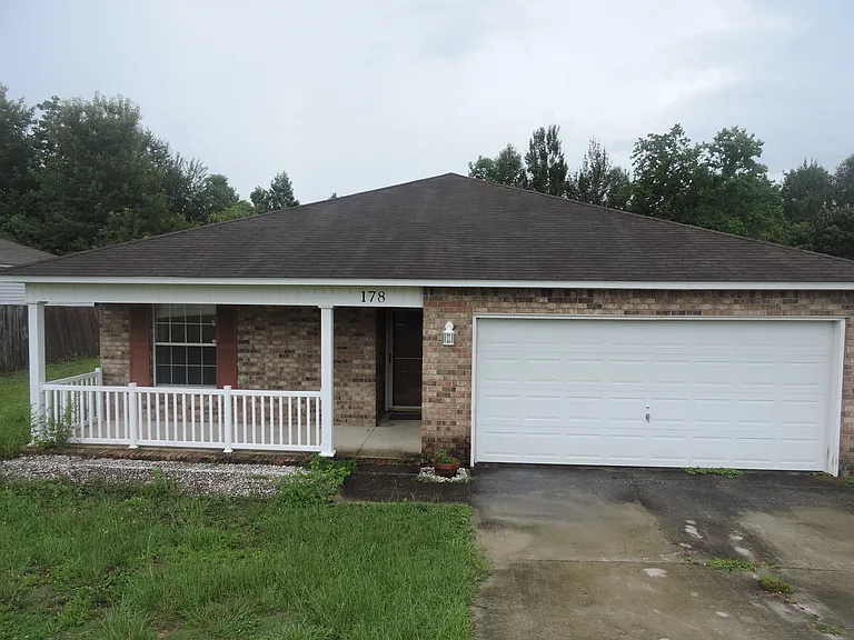 178 Cabana Way — Photo 1