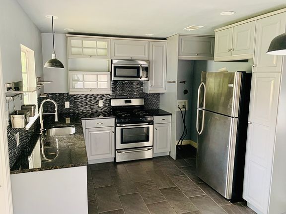 3rd image of 612 Wilmes Dr