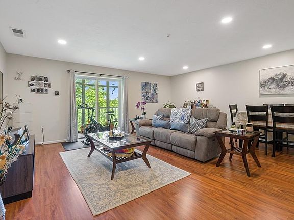 4th image of 500 Willard St Unit 503