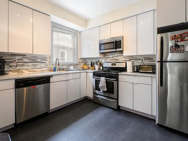 54 Mechanic St #2 — Photo 8