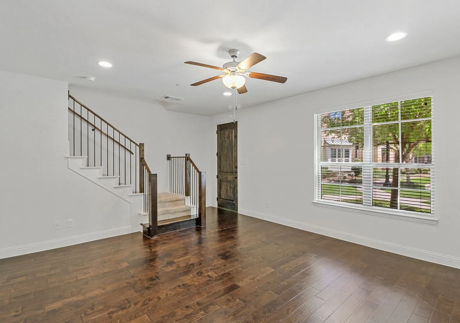Stunning 3 bedroom 2.5 bath townhome in McKinney! — Photo 4