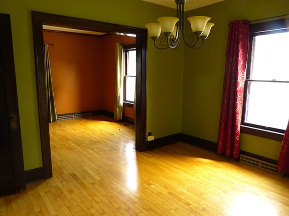 5th image of 42 Algoma St