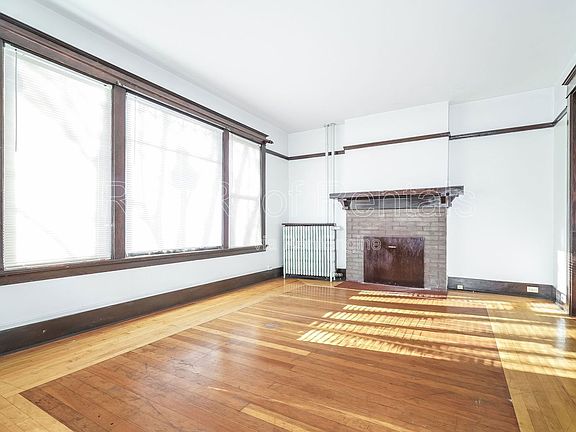 5th image of 1319 6th Ave APT F