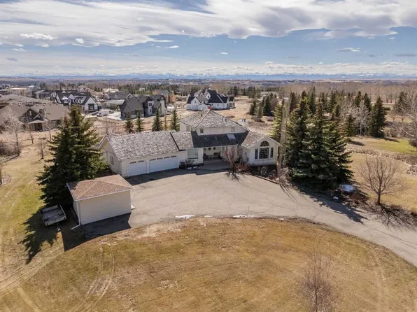 15 N Blueridge Close, Rocky View County, AB T3L 2P4