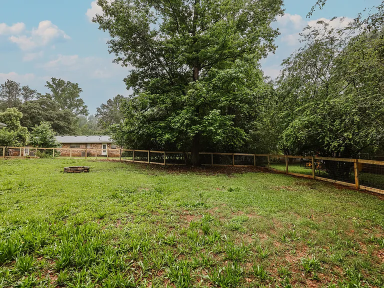 180 Oak Dr — Photo 31
