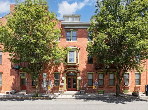 Pomfret Suites, 25 W Pomfret St #15, Carlisle, PA 17013