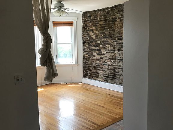 4th image of 151 Park Dr APT 7