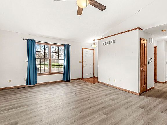 4th image of 51930 Meadow Crest Dr