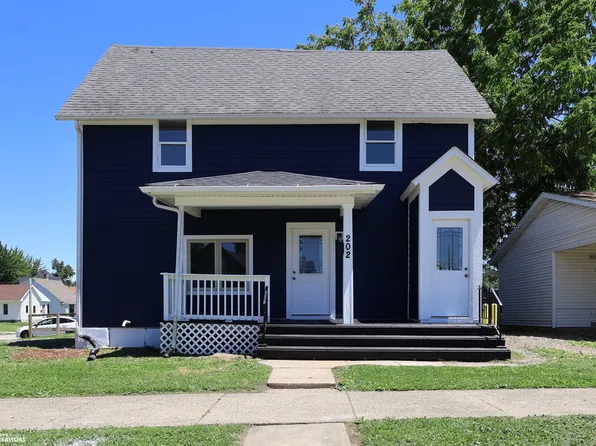 202 S 5th St, Marshalltown, IA 50158