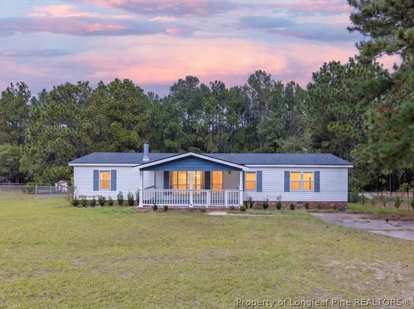 316 McDougald Dr, Raeford, NC 28376