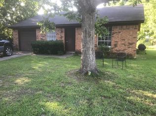904 W Live Oak St, Angleton, TX 77515