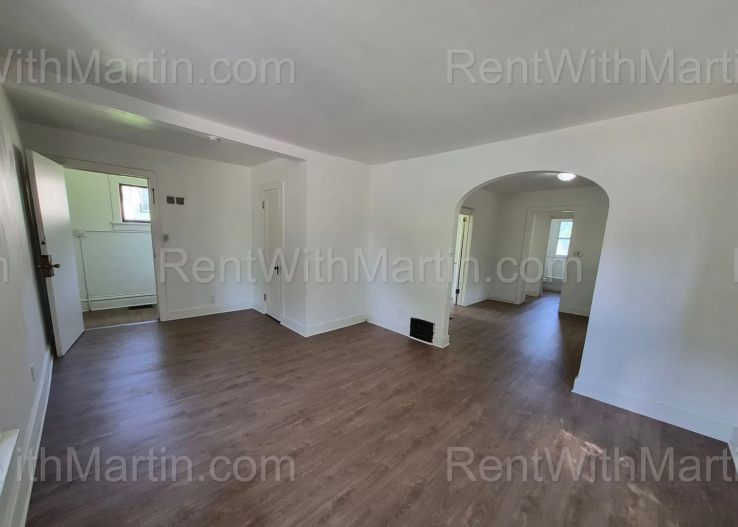 For Rent- 824 Logan Ave *Pets Ok* *Build Your Credit* Move In Promo~~ Sec 8 Accepted — Photo 3