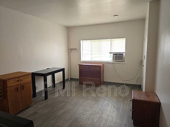 5th image of 140 Victorian Ave Unit 4