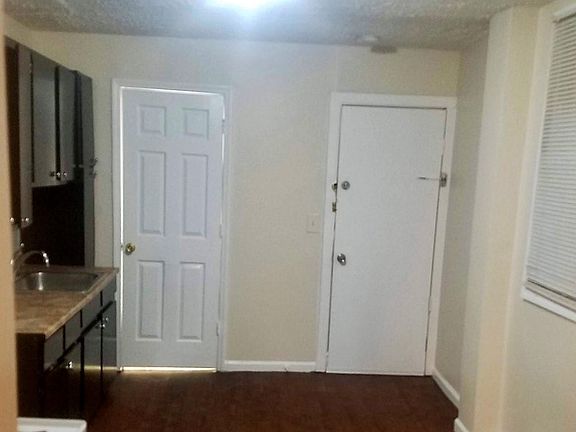 4th image of 516 S 18th St APT 1A