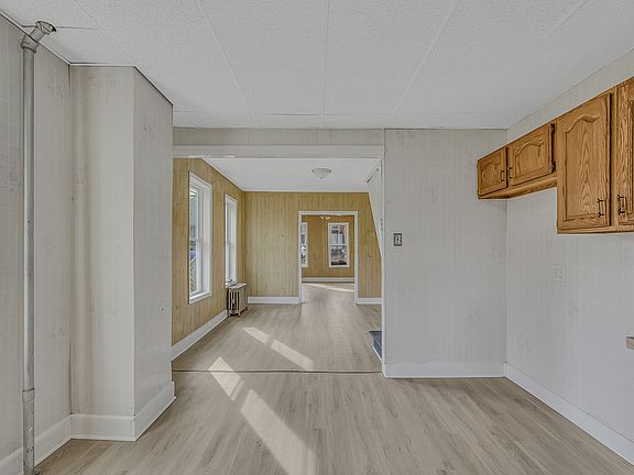 5th image of 520 Delaware Ave APT 1