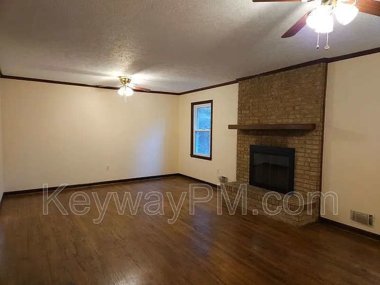 299 Woodland Dr — Photo 7