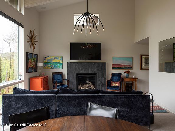 4th image of 143 Julianna Drive