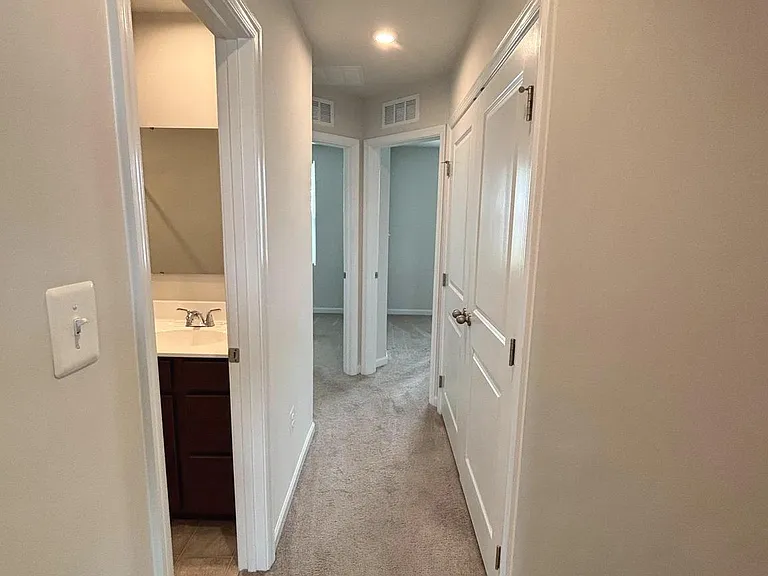 57 Sebago Pl — Photo 9