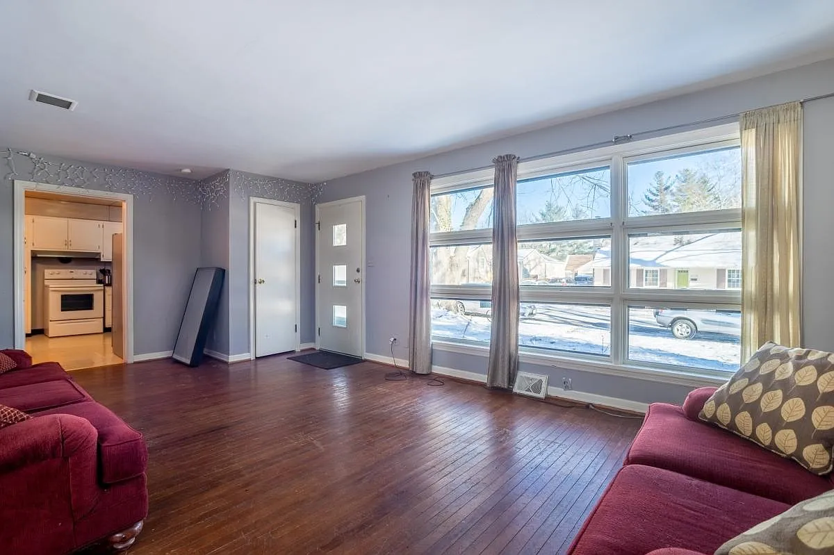 3 bed, 1550 sqft, $2,150 — Photo 3