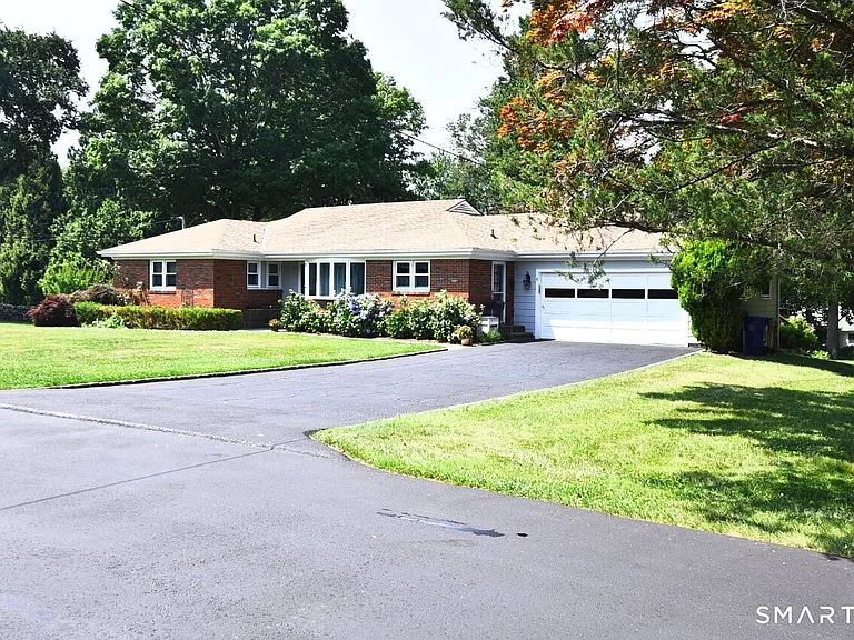 1 Romindon Ct — Photo 2