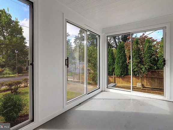 5th image of 2621 2nd Rd N