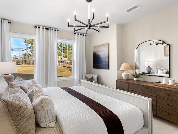 4th image of 8 Peters Farm Way #113