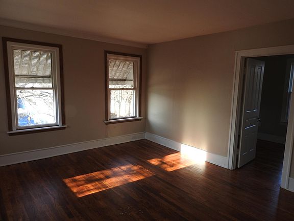 3rd image of 1010 Garfield Ave NW #2