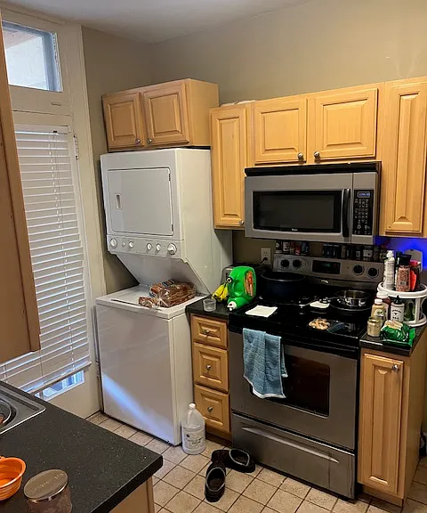 700 N Roan St #11 — Photo 5