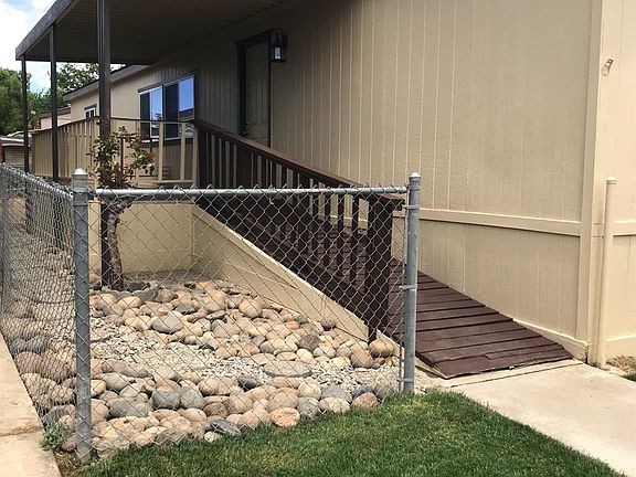3rd image of 5901 Newbrook Dr #105