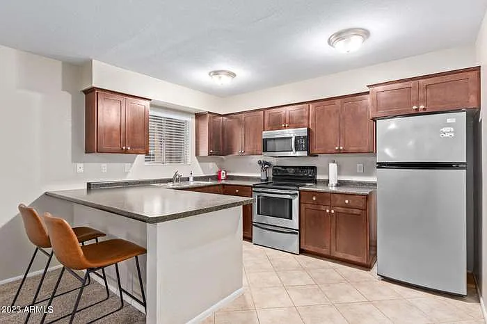 1014 E Spence Ave — Photo 8