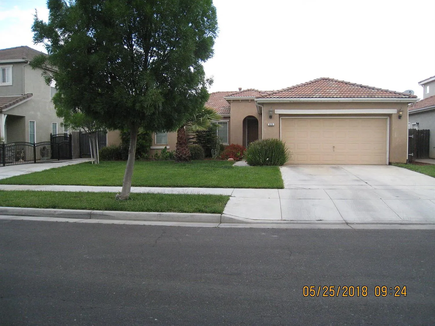 325 Honeybell St photo 1