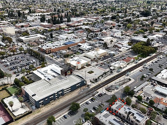 4th image of 501 W Maple Ave
