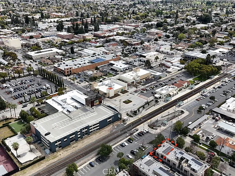 501 W Maple Ave — Photo 4