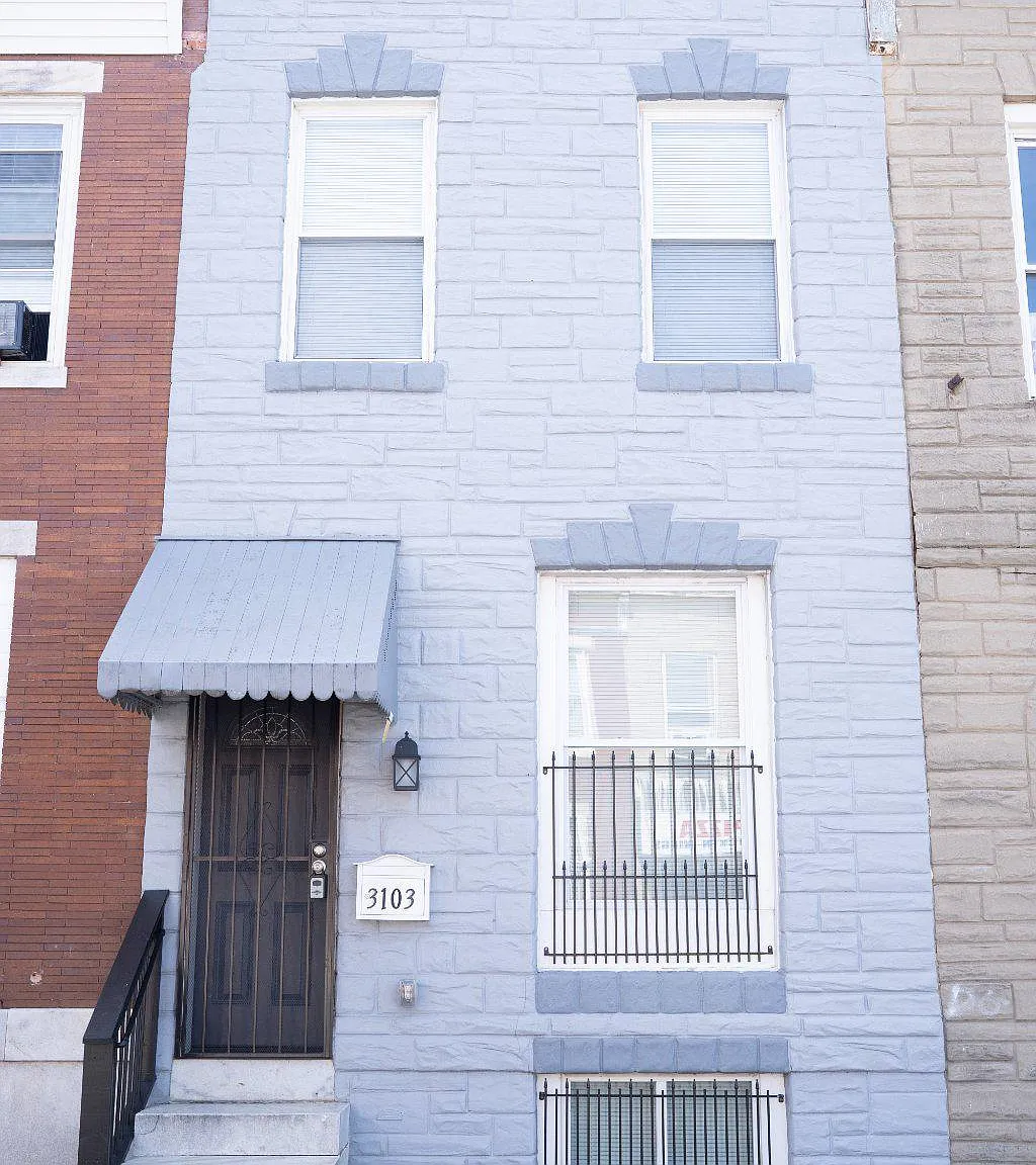 3 bed, 1.0 bath, 1200 sqft, $1,600 — Photo 1