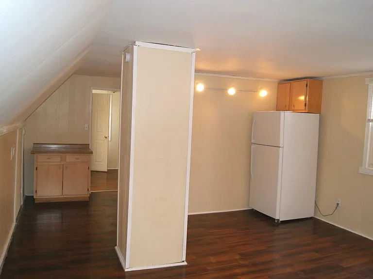 2208 N Knox Ave #2 — Photo 5