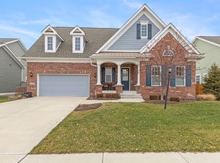 10642 Heatherfield Dr, Fishers, IN 46038