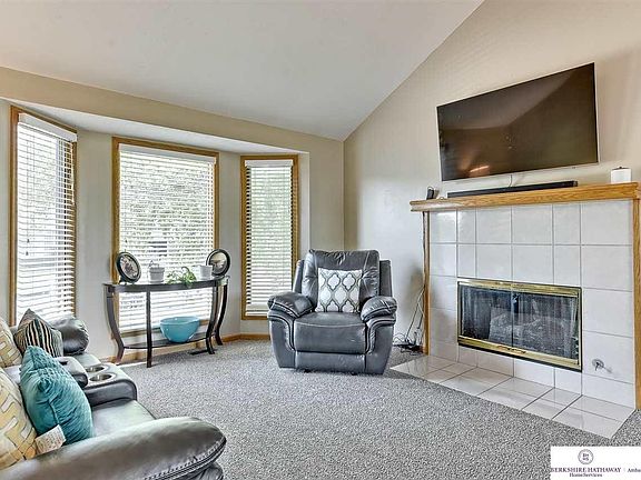 4th image of 15066 Dayton St