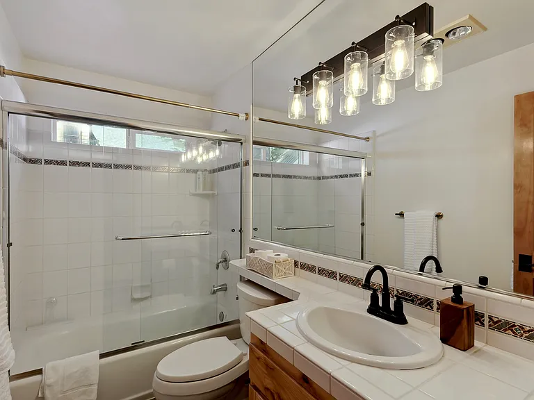 243 Pine St — Photo 40