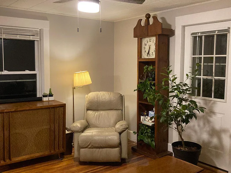 354 Rollstone St #1-R — Photo 3