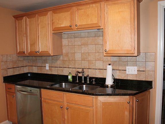 4th image of 48 Lake Dr