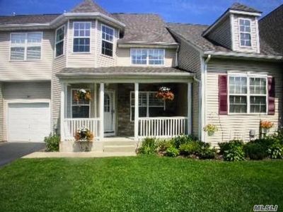 105 Meadow Pond Cir, Miller Place, NY, 11764