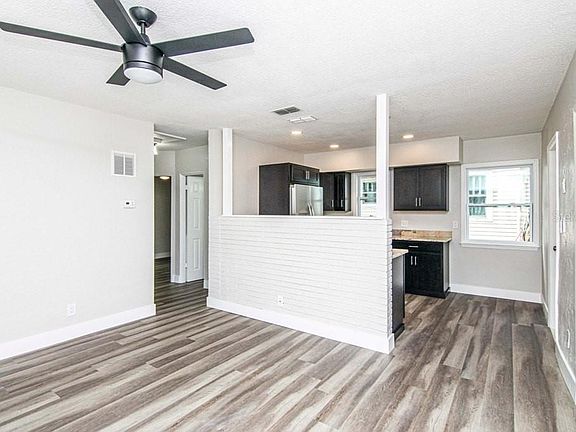3rd image of 827 26th Ave S