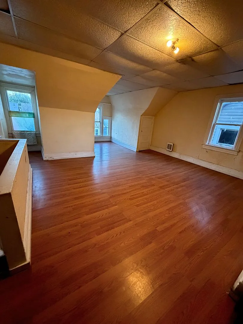 2526 Beale Avenue — Photo 3