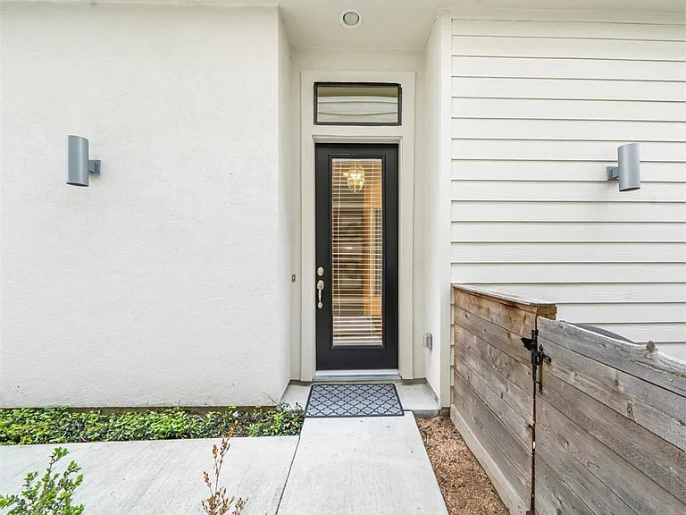 94 N Hutcheson St — Photo 5