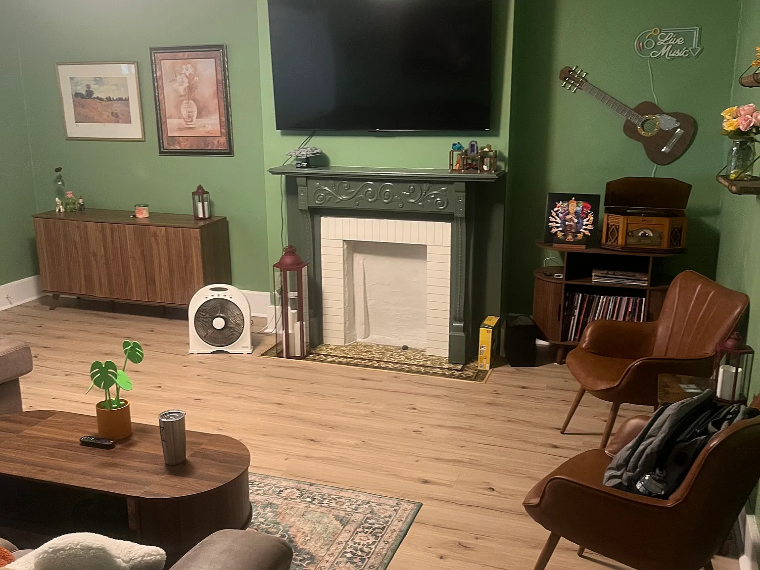 4 bed, 1.5 bath, 1668 sqft, $1,000 — Photo 1