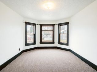 218 1/2 W 7th St, Muscatine, IA 52761